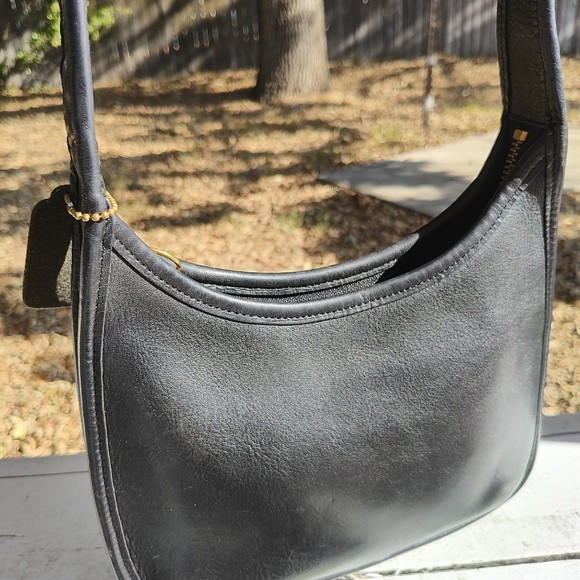 ❌❌❌SOLD❌❌❌  Coach Ergo Mini Zip - Picture 4 of 10